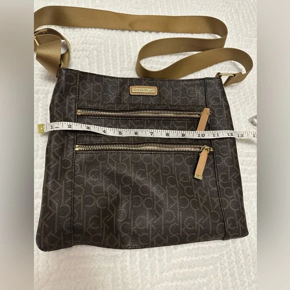 Calvin Klein Brown Logo Crossbody Bag Double Zip Adjustable Strap - Picture 9 of 9